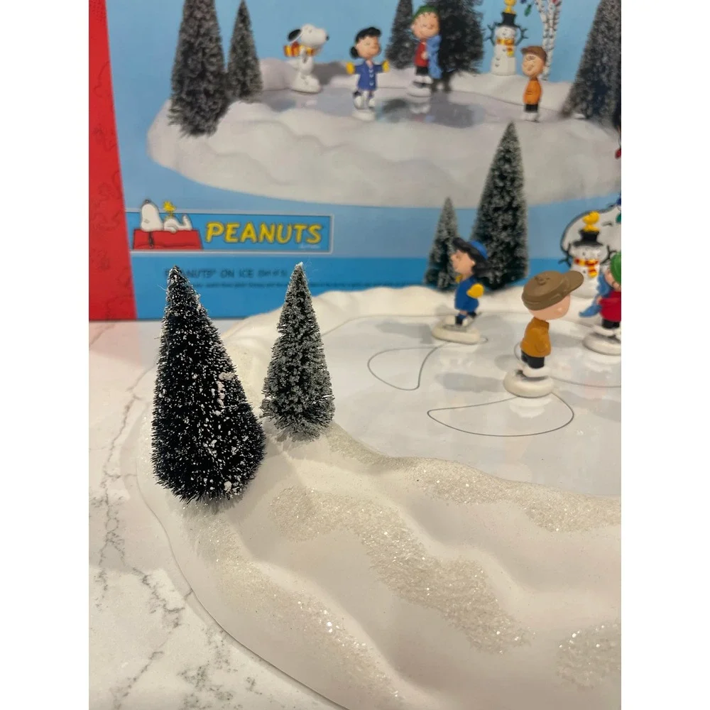 Dept 56 PEANUTS ON ICE Animated Skating Pond 56.59093 Snoopy Charlie Brown 2004